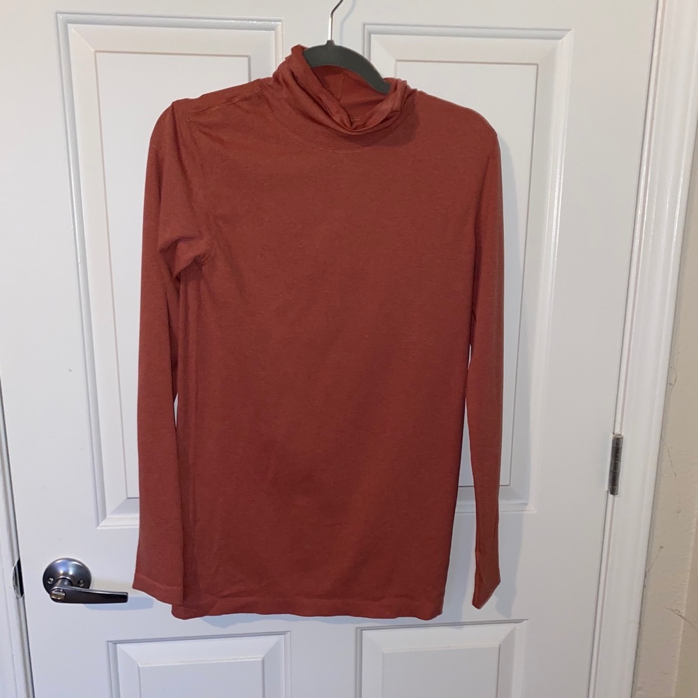 NWOT lululemon ribbed turtleneck